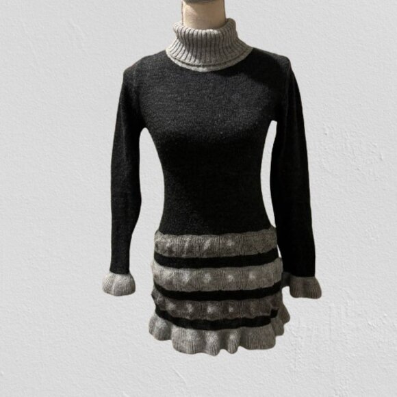 Beautiful Knitted Mini Sweater Dress - Size Small/Medium - Picture 1 of 10